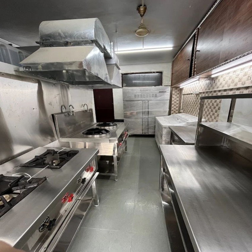 Cloud Kitchens & Food Trucks